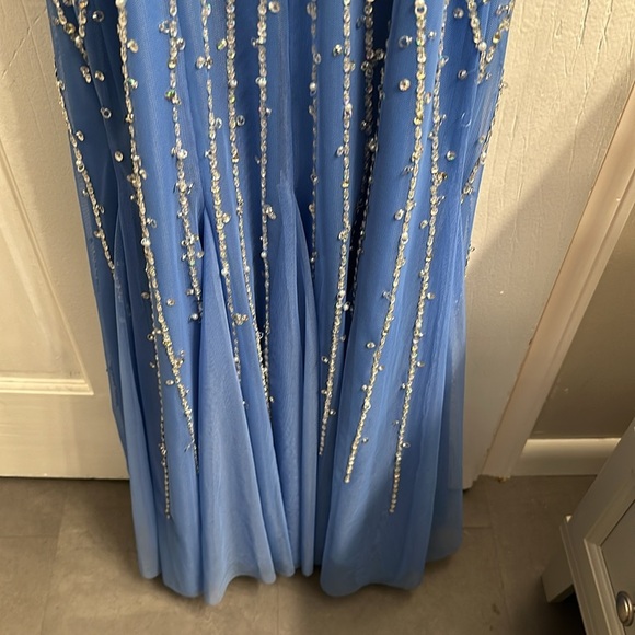 Sean Collection ballgown sleeveless dress. Size 4. - Picture 6 of 10